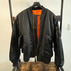 Alpha industries bomber jacket. Size: M